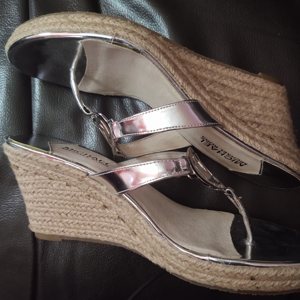 New in Box - Michael Kors wedge sandal - size 9.5 - Picture 2 of 8